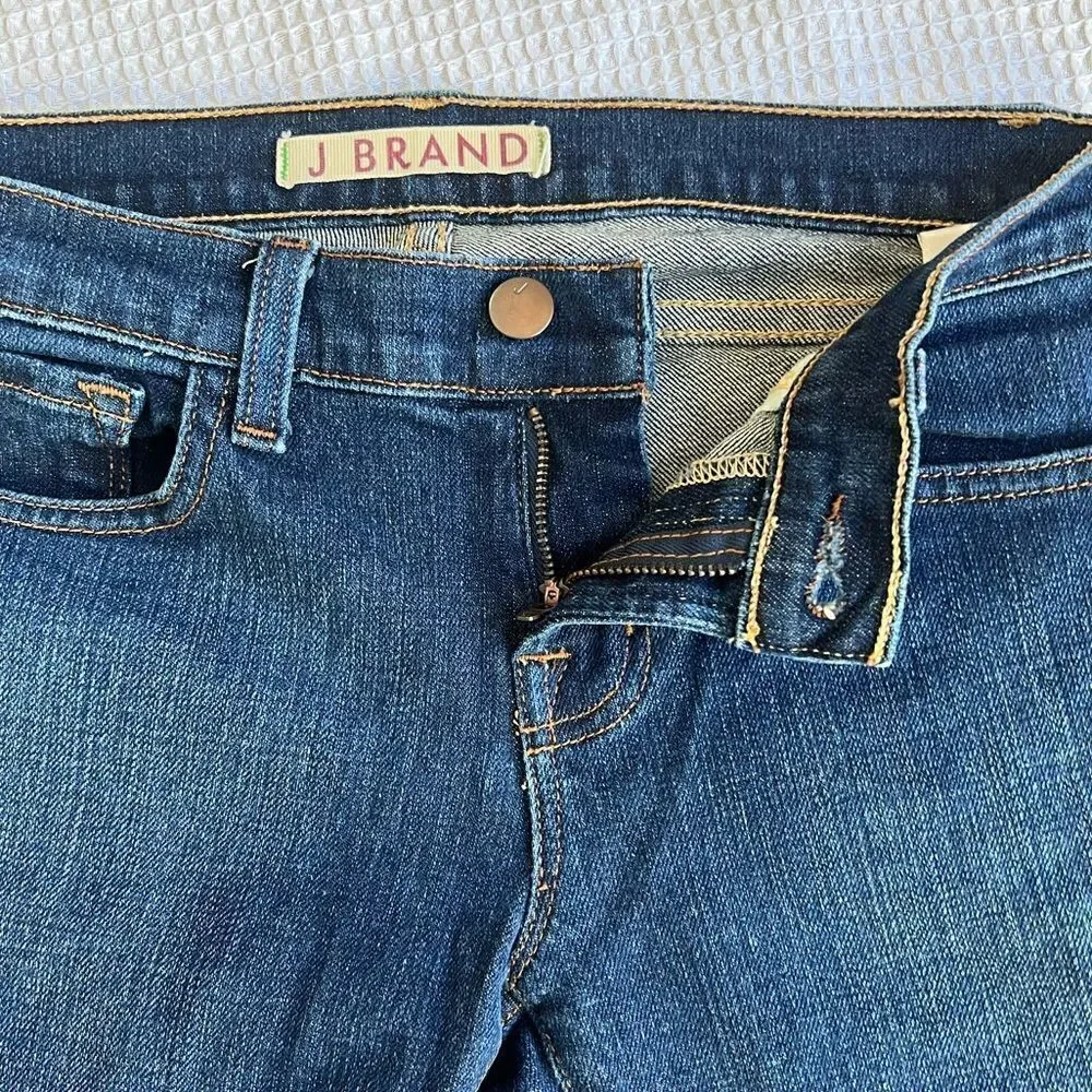 J Brand Low Rise Dark Rinse Skinny 98% cotton Jeans SZ 26